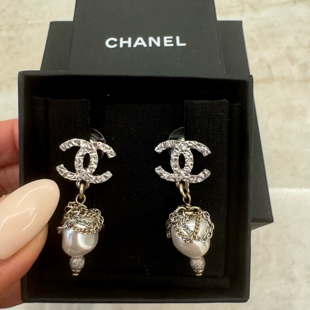 CHANEL Earrings. Brand new. Never worn.